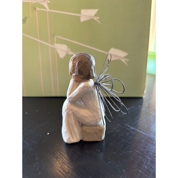 Willow Tree Angel of Caring figurine - Picture 2 of 6